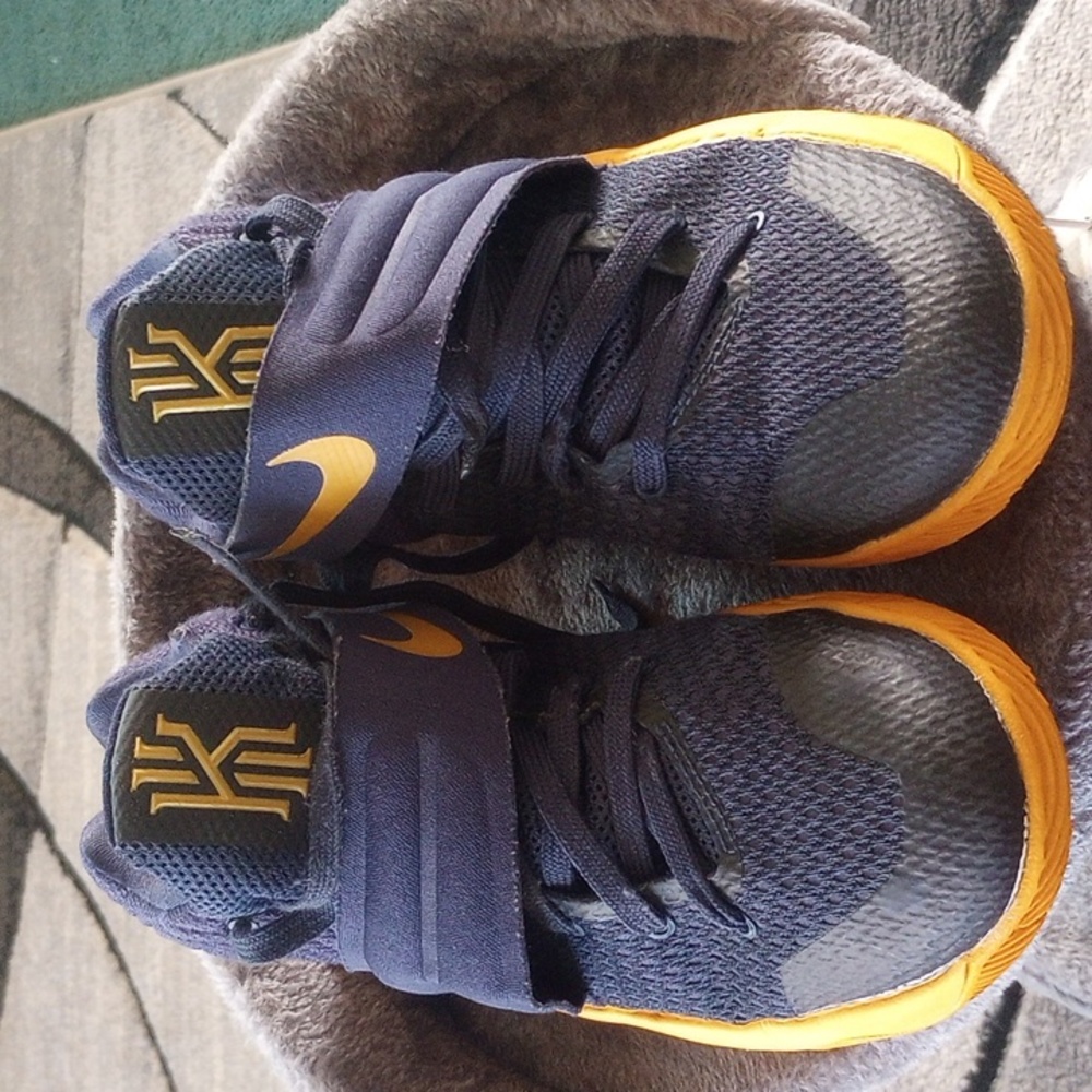 Kyrie Irving Nike.